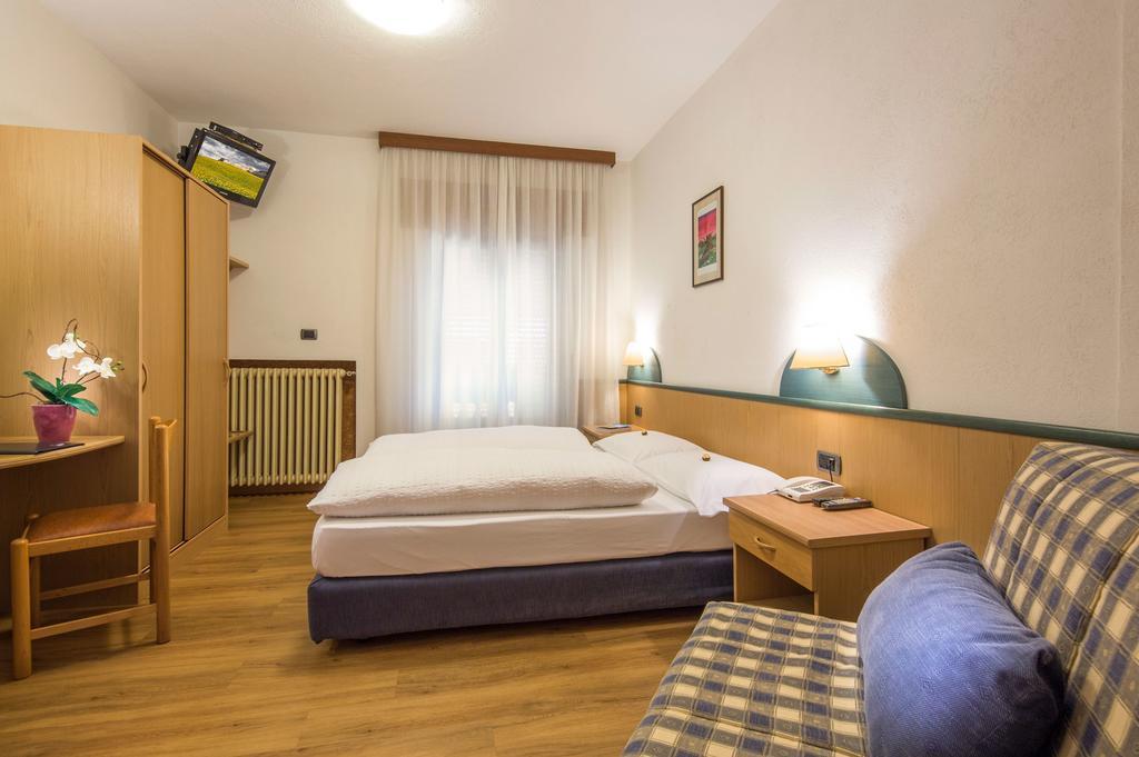 Hotel Garni Ai Serrai Rocca Pietore Bagian luar foto