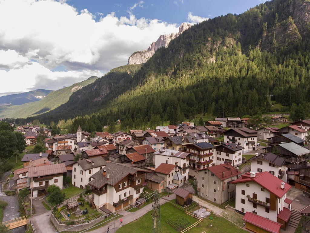 Hotel Garni Ai Serrai Rocca Pietore Bagian luar foto