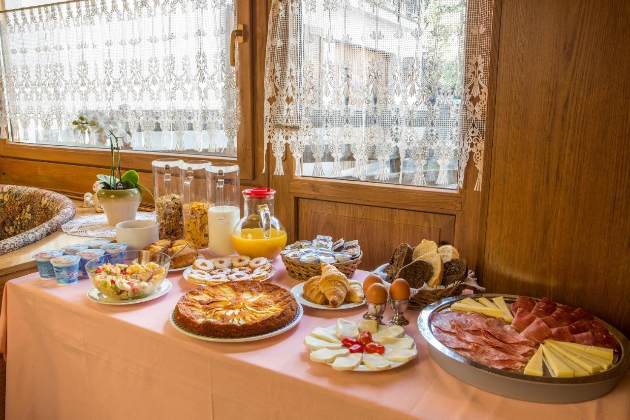 Hotel Garni Ai Serrai Rocca Pietore Bagian luar foto